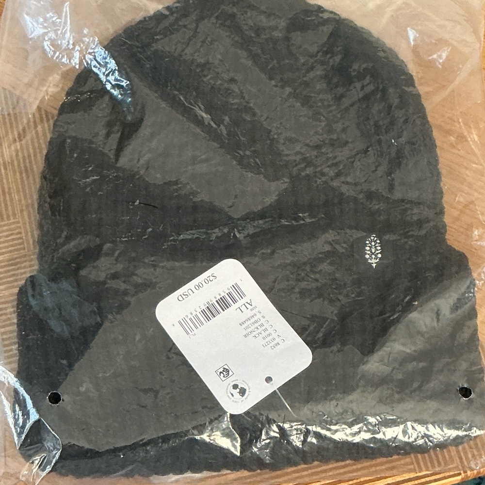 NWT/NWOT FP Movement by Free People Cool Down Knit Beanie - Picture 6 of 7
